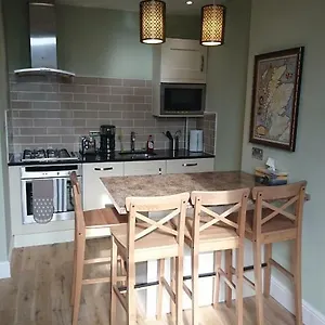 Apartment Murrayfield Spacious 2-bedroom, Edinburgh