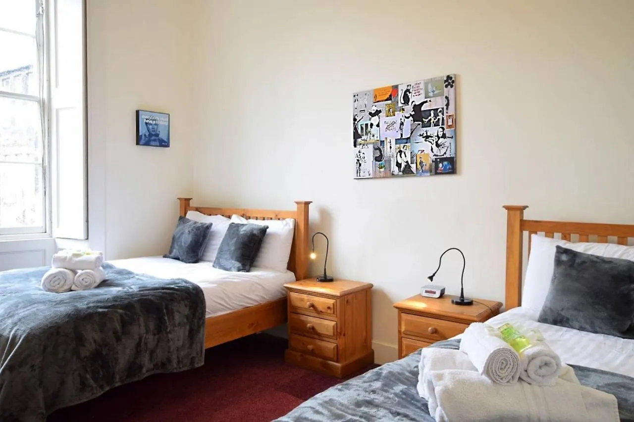 Altido Castle Terrace 3 Bedroom Apartment - Old Town Edinburgh 0*,  United Kingdom