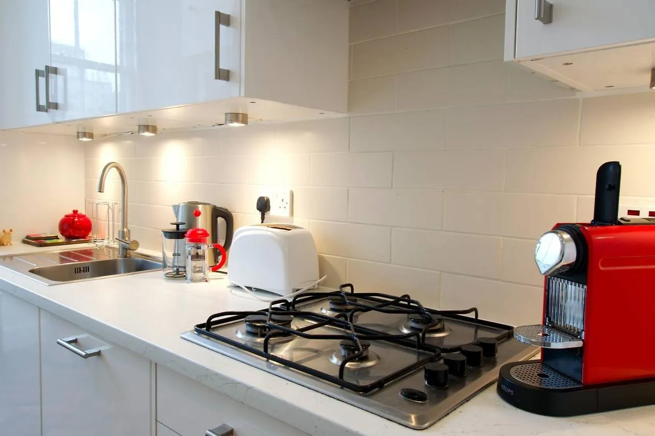 Altido Castle Terrace 3 Bedroom Apartment - Old Town Edinburgh 0*,