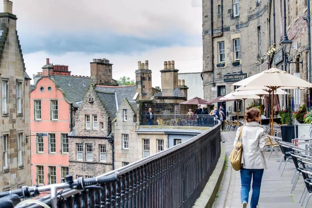 Altido Castle Terrace 3 Bedroom Apartment - Old Town Edinburgh 0*,  United Kingdom