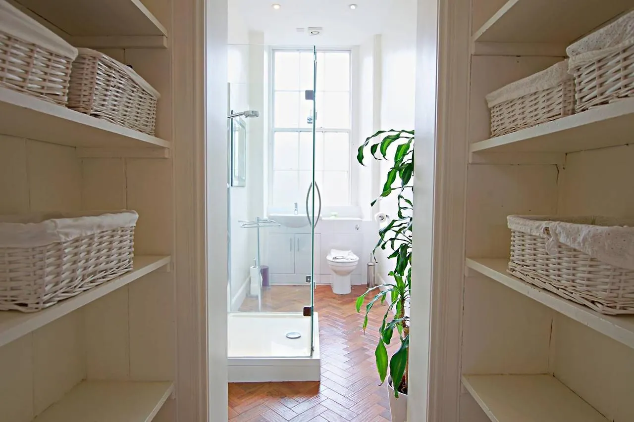 Altido Castle Terrace 3 Bedroom Apartment - Old Town Edinburgh 0*,  United Kingdom