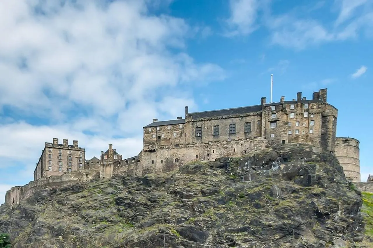 Altido Castle Terrace 3 Bedroom Apartment - Old Town Edinburgh United Kingdom